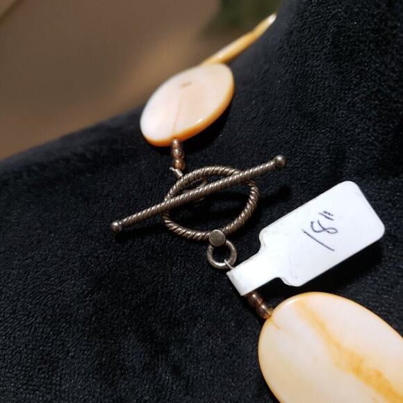 Womens Fashion BeigeBone Discs Beaded Necklace Jewelry with Toggle Clasp - Picture 6 of 6